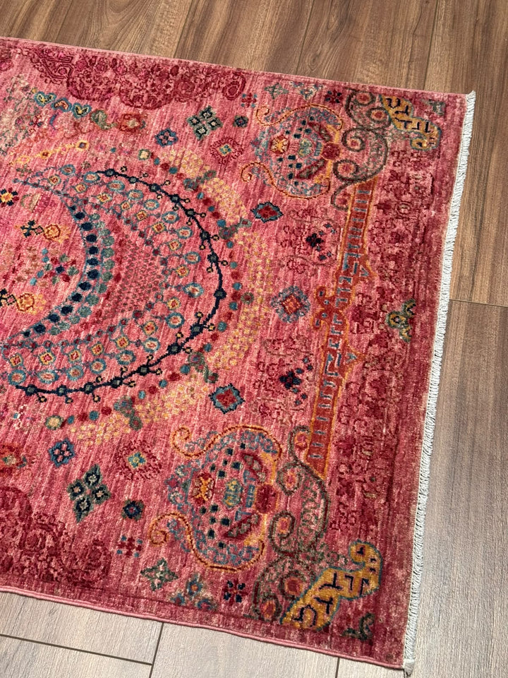Güllüce Orijinal El Dokuması Yolluk Pembe Kök Boya Yün Halı 0.83x301 2.50 Metrekare - 3x10 ft