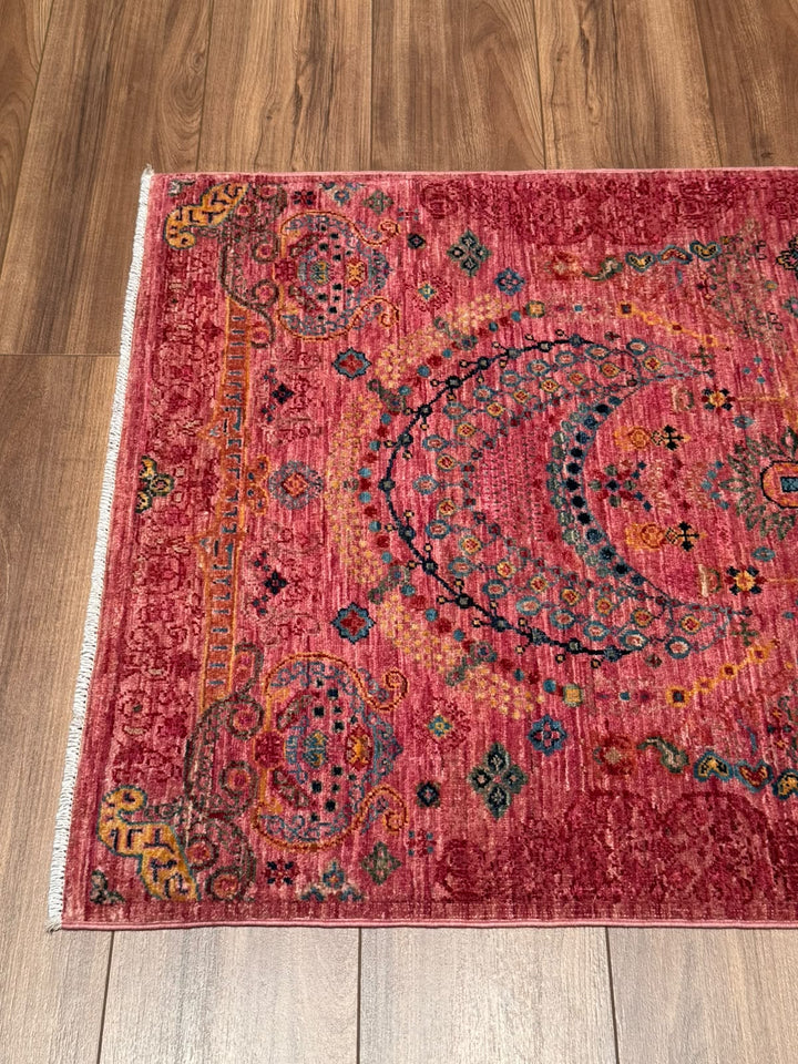 Güllüce Orijinal El Dokuması Yolluk Pembe Kök Boya Yün Halı 0.83x301 2.50 Metrekare - 3x10 ft